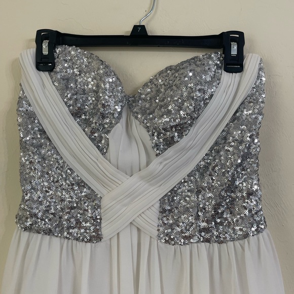 A. Drea stapless juniors dress - Picture 2 of 4